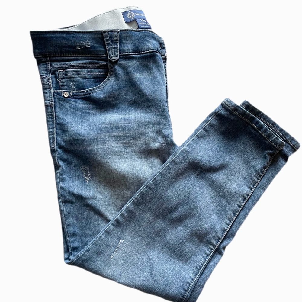Democracy Petite Skinny Ankle Distressed Denim EUC